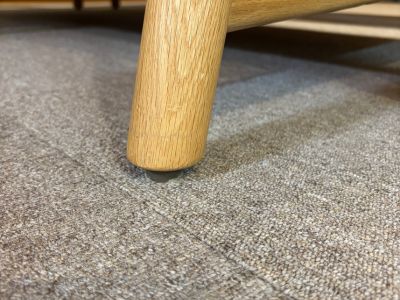 ソファーを目立たずかさ上げ
